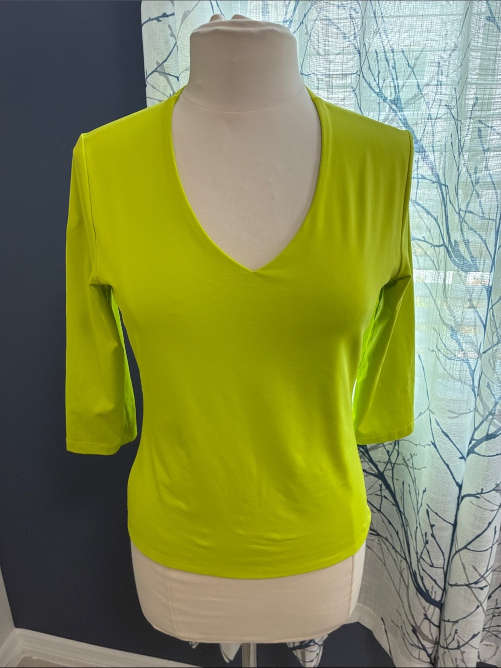 LBH Tennis/Activewear V-Neck 3/4 Sleeve Top in Lime Green